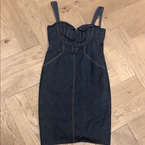 Jessica Simpson Dresses & Skirts - Jessica Simpson dress with broken zipper